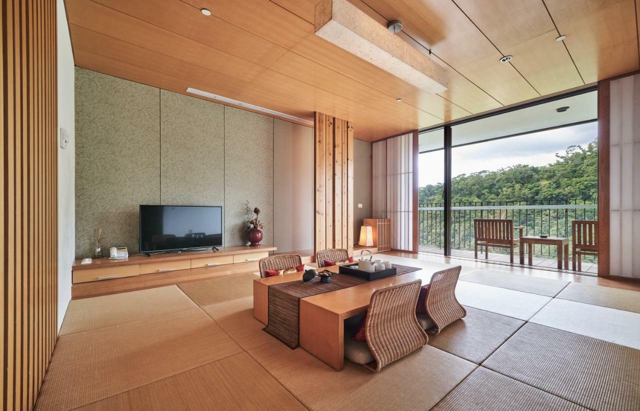 Hotel Royal Chiao Hsi Csiaohszi Kültér fotó A Japanese-style room at the hotel