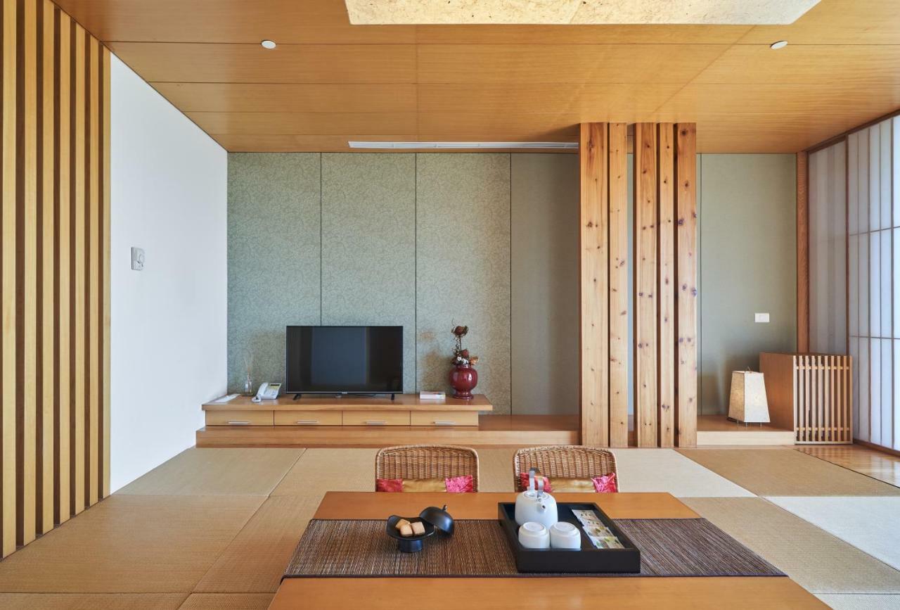 Hotel Royal Chiao Hsi Csiaohszi Kültér fotó A Japanese-style room at the hotel